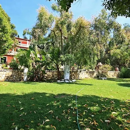 Daire Danai Agios Georgios Pagon