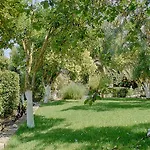 Daire Danai Agios Georgios Pagon